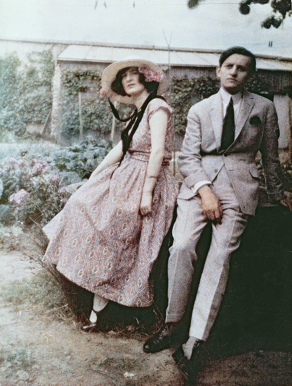 Andre Malraux ensimmäisen vaimonsa Clara Goldschmidtin kanssa 21. lokakuuta 1921 tekijältä French Photographer