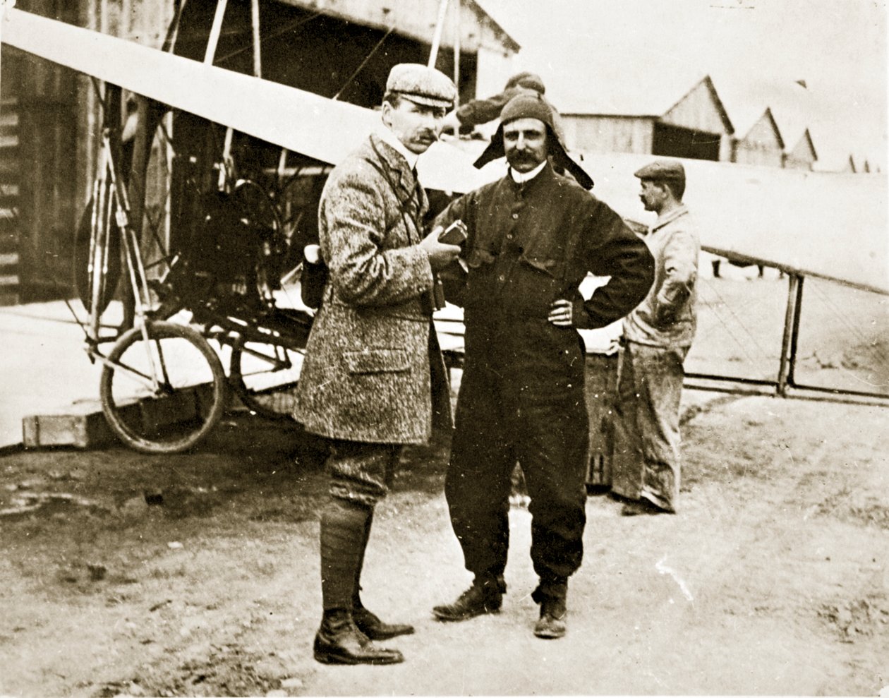 Bleriot kanavan ylityksen jälkeen, painatus James Jarche, 1909 (syväpaino) tekijältä French Photographer