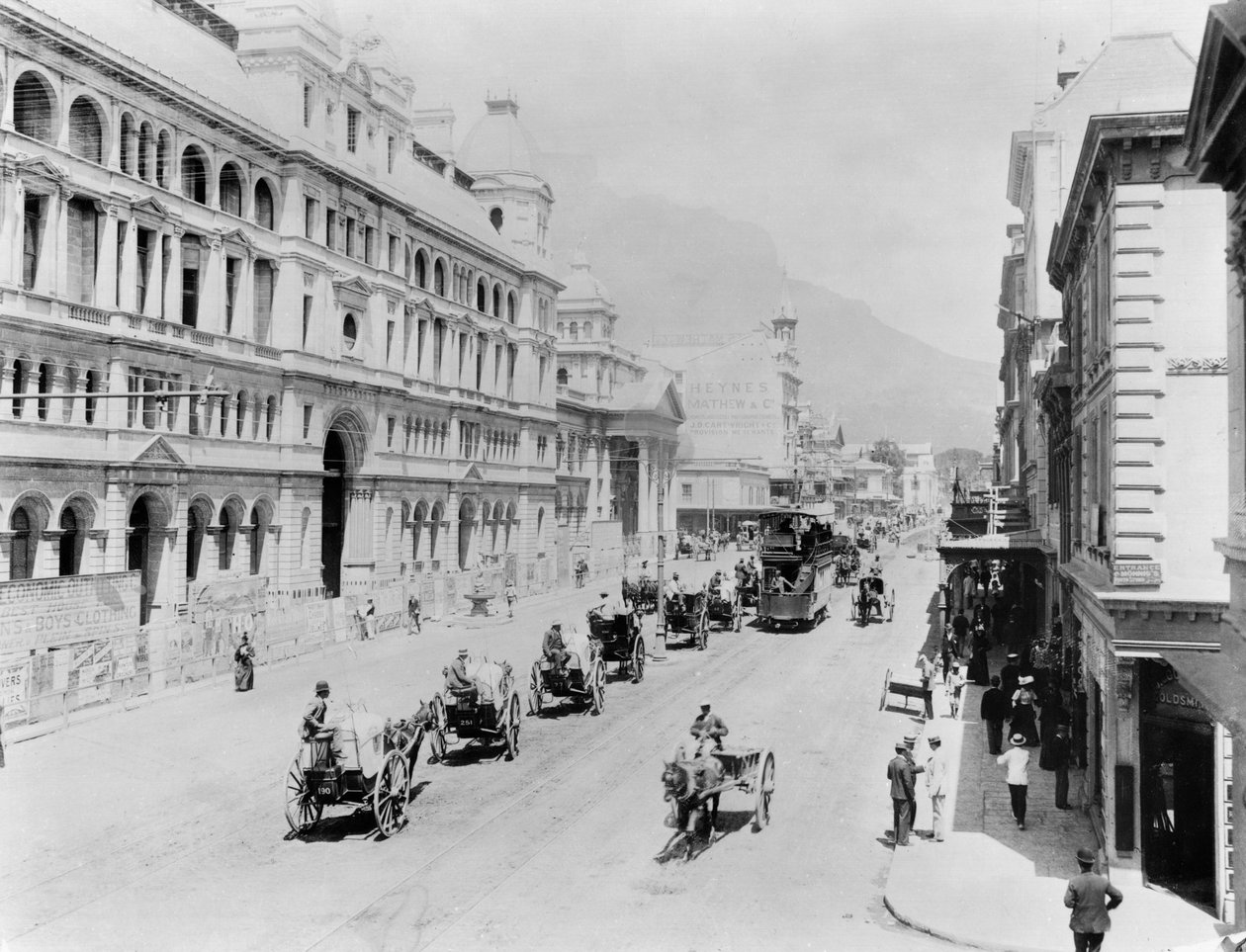 Kapkaupunki: New Adderley Street, n. 1914 (bw valokuva) tekijältä French Photographer