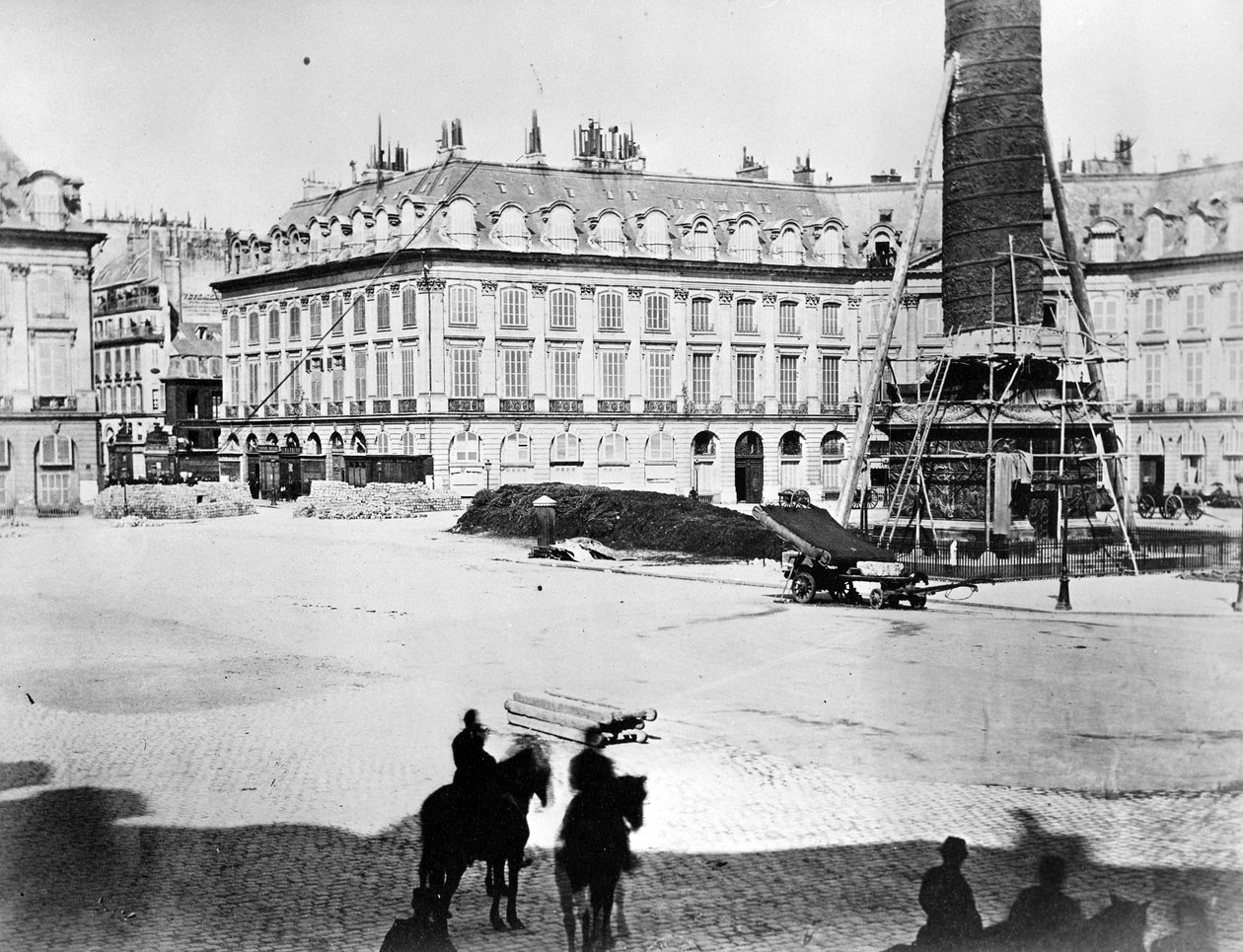 Vendômen pylvään purkaminen, 1871 tekijältä French Photographer