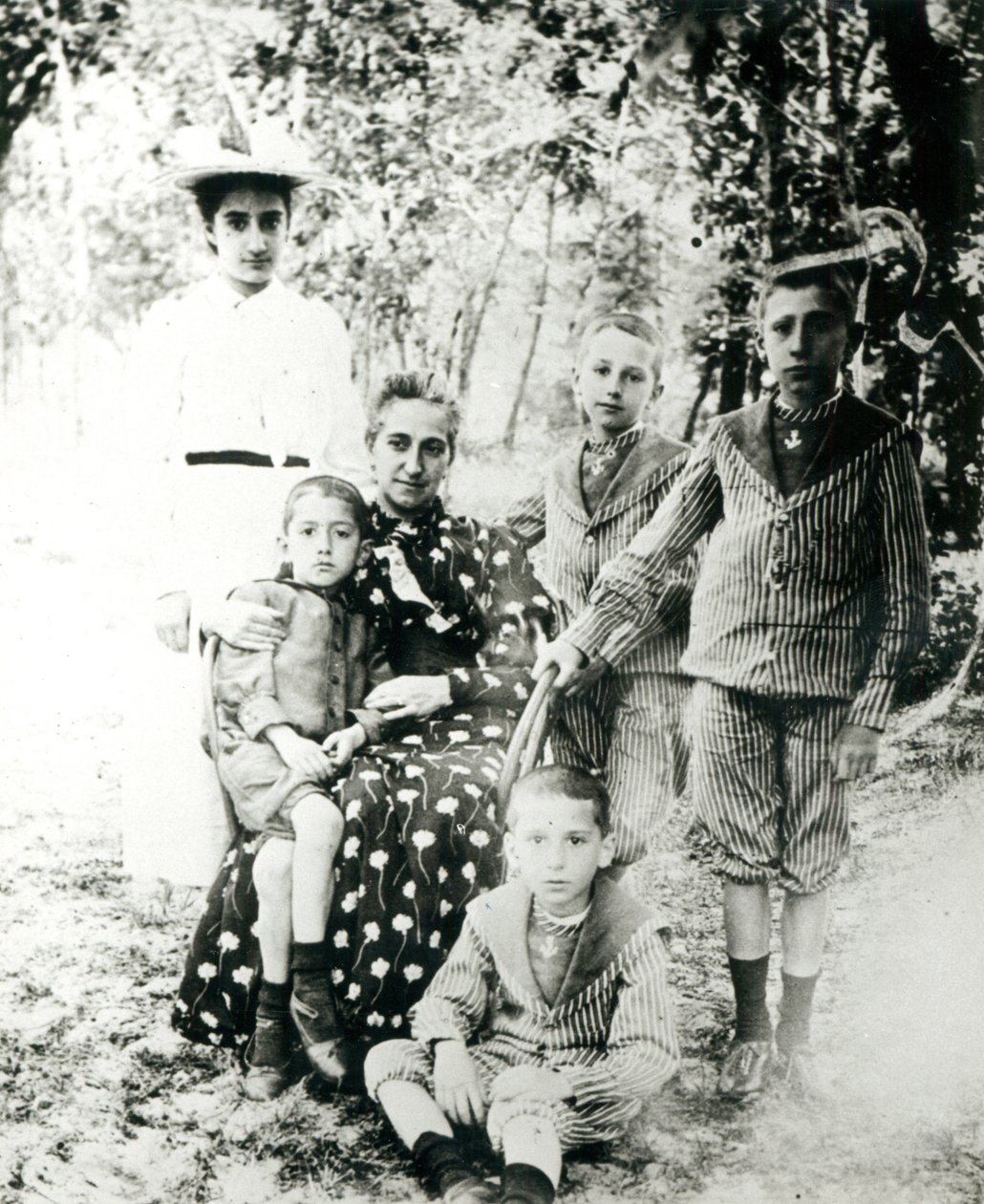Francois Mauriac (1885-1970) lapsena tekijältä French Photographer