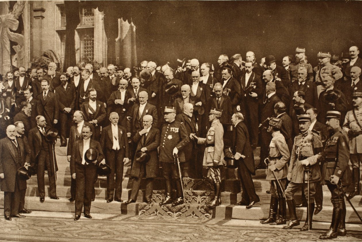 Joidenkin suurmiesten kokoontuminen, jotka olivat johtaneet Ranskan vuosien koettelemusten läpi voittoon, 1914-1919 tekijältä French Photographer