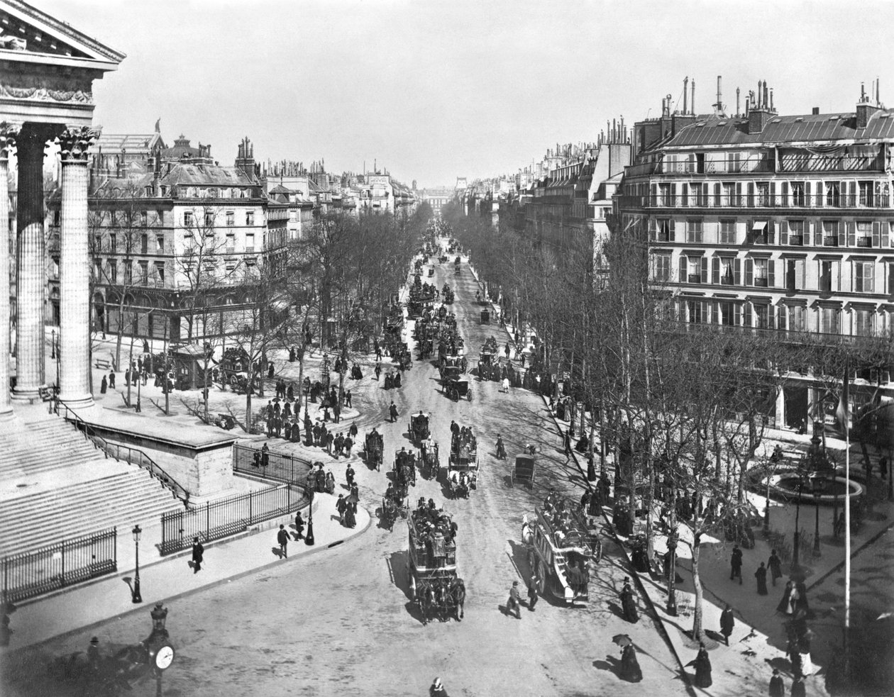 Yleisnäkymä Place de la Madeleine -aukiolle, 1800-luvun loppu tekijältä French Photographer