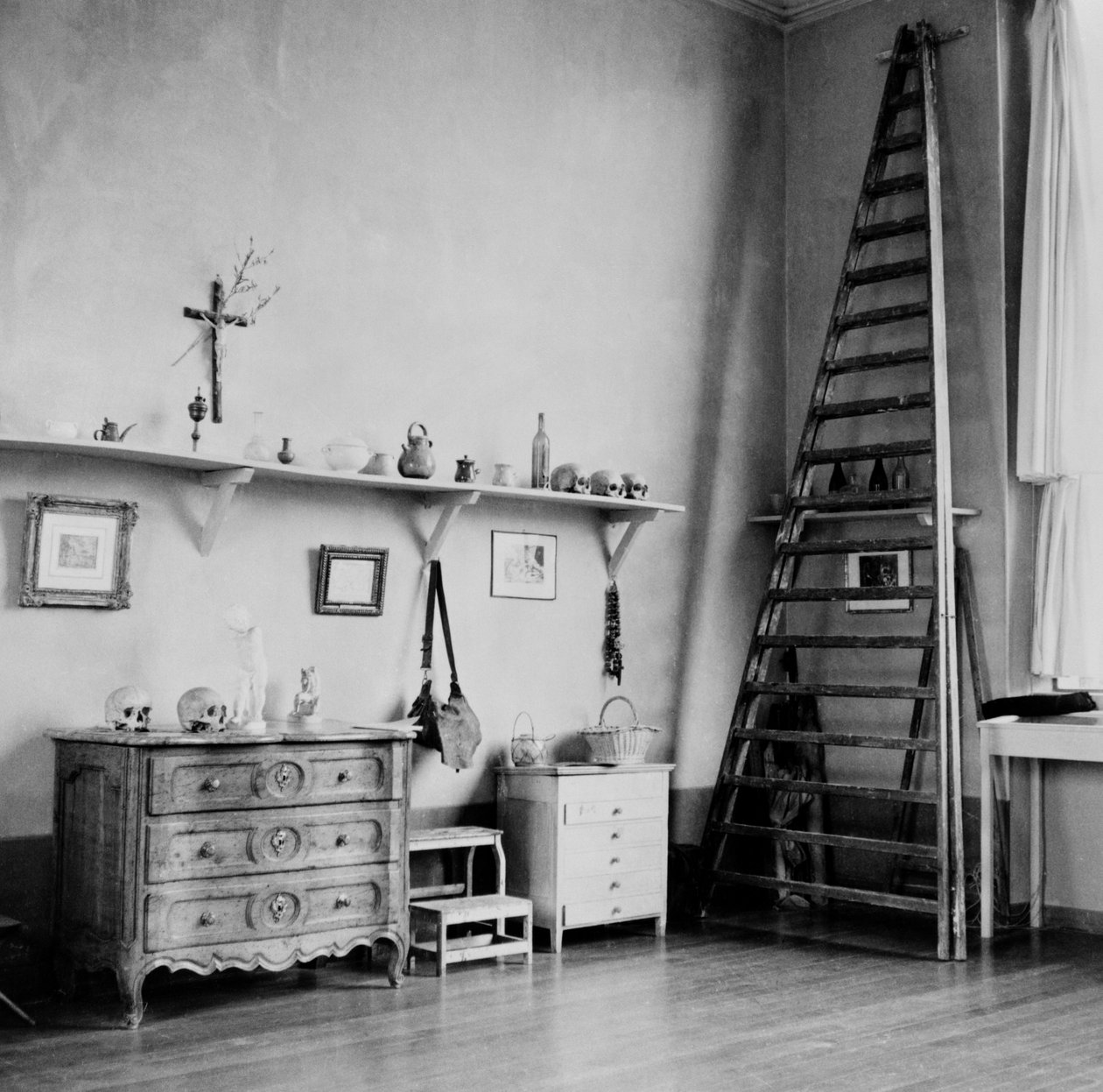 Cezannes-studion sisustus Aix-en-Provencessa, n. 1900-02 tekijältä French Photographer