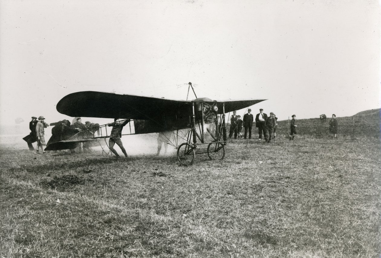 Louis Bleriot (1872-1936) Eletotissa lähellä Fecampiä, n. 1909 tekijältä French Photographer
