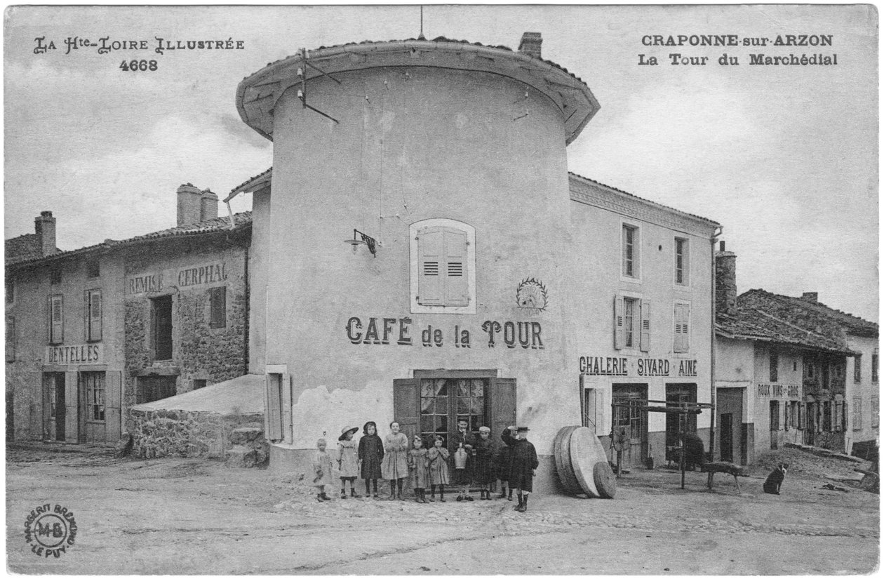 Marchedial Tower Craponne-sur-Arzonissa, 1900-luvun alku tekijältä French Photographer