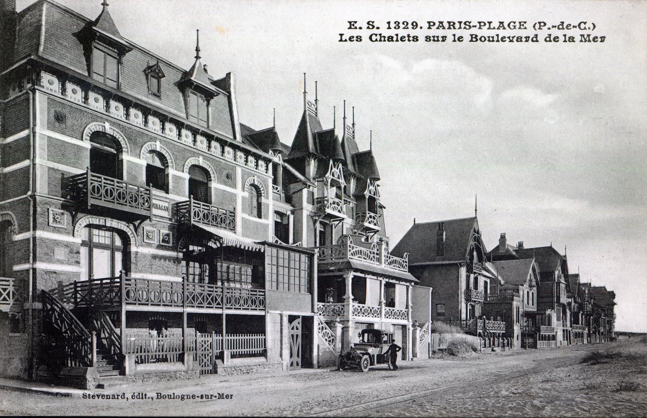 Postikortti, joka kuvaa Chalets-mökkejä Boulevard de la Mer -kadulla, Paris-Plage, n. 1910 (kuvan jälkeen) tekijältä French Photographer