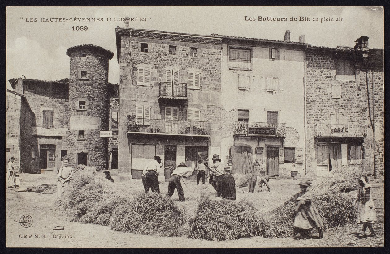 Postikortti, joka kuvaa maissinpuimajia Cevennesissä, n. 1900 tekijältä French Photographer