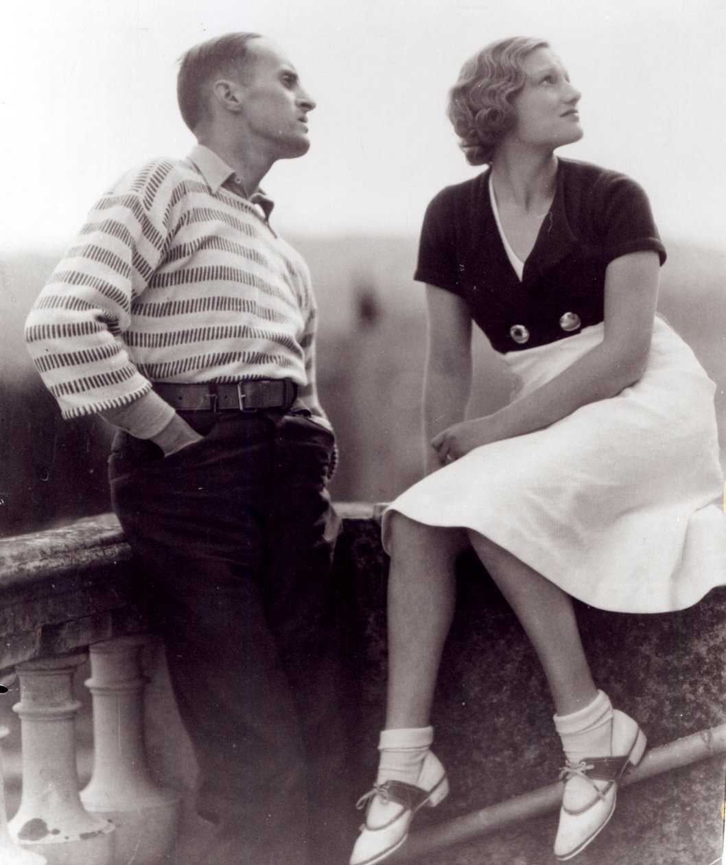 Rene Clair tuntemattoman näyttelijän kanssa tekijältä French Photographer