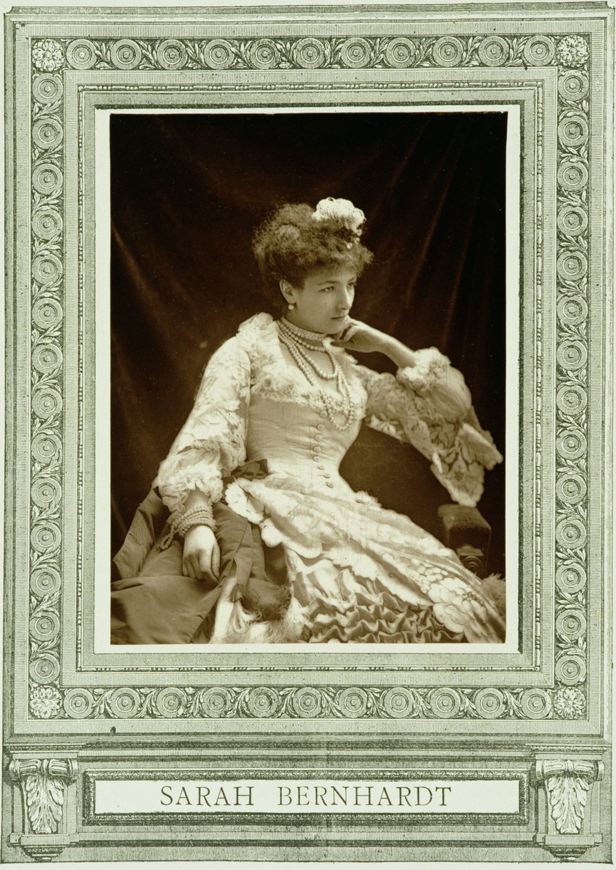 Sarah Bernhardt (1844-1923), Galerie Contemporainesta, n. 1874-78 tekijältä French Photographer