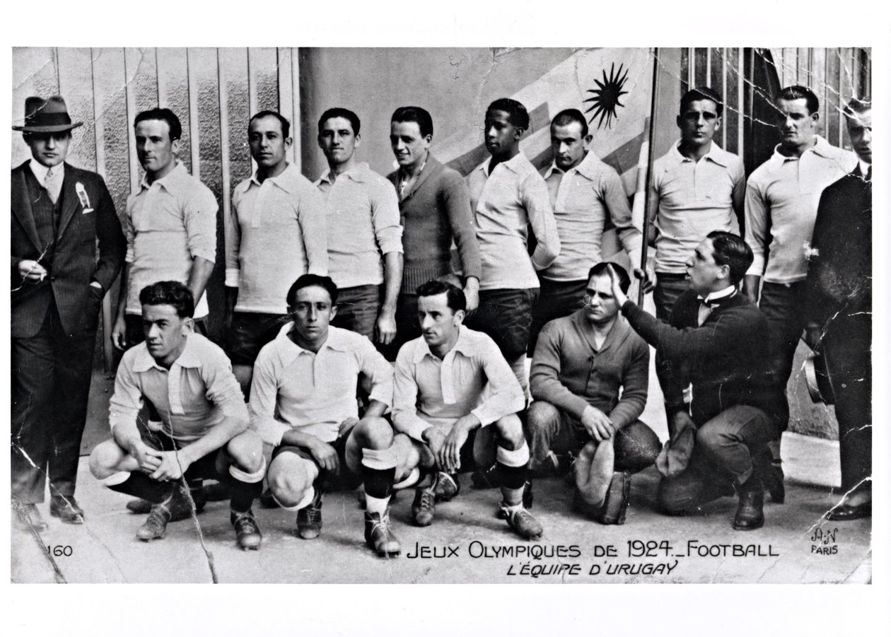 Uruguayn jalkapallomaajoukkue Pariisin olympialaisissa 1924 tekijältä French Photographer