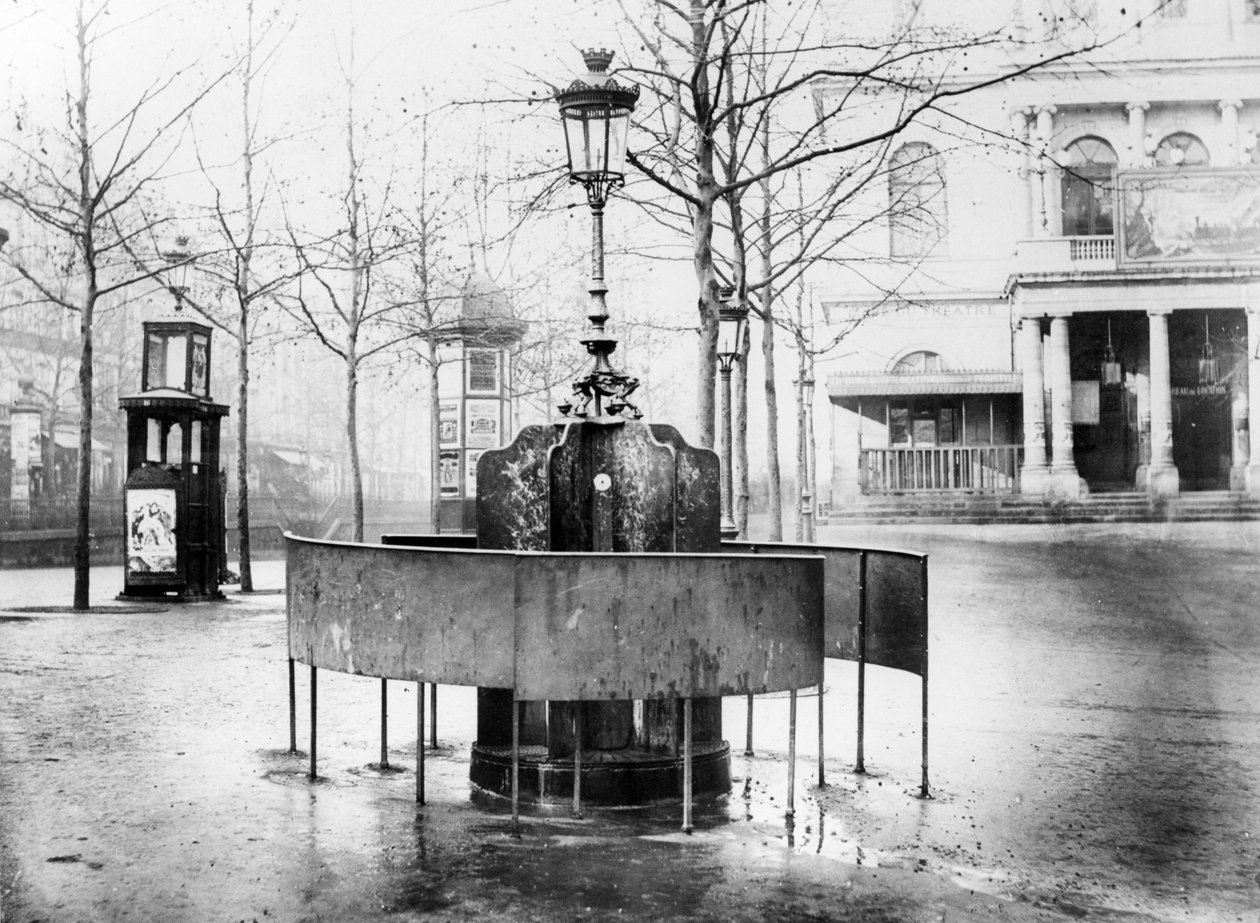 Vespasienne (julkinen pisuaari) Grands Boulevardsilla, Pariisi, n. 1900 tekijältä French Photographer