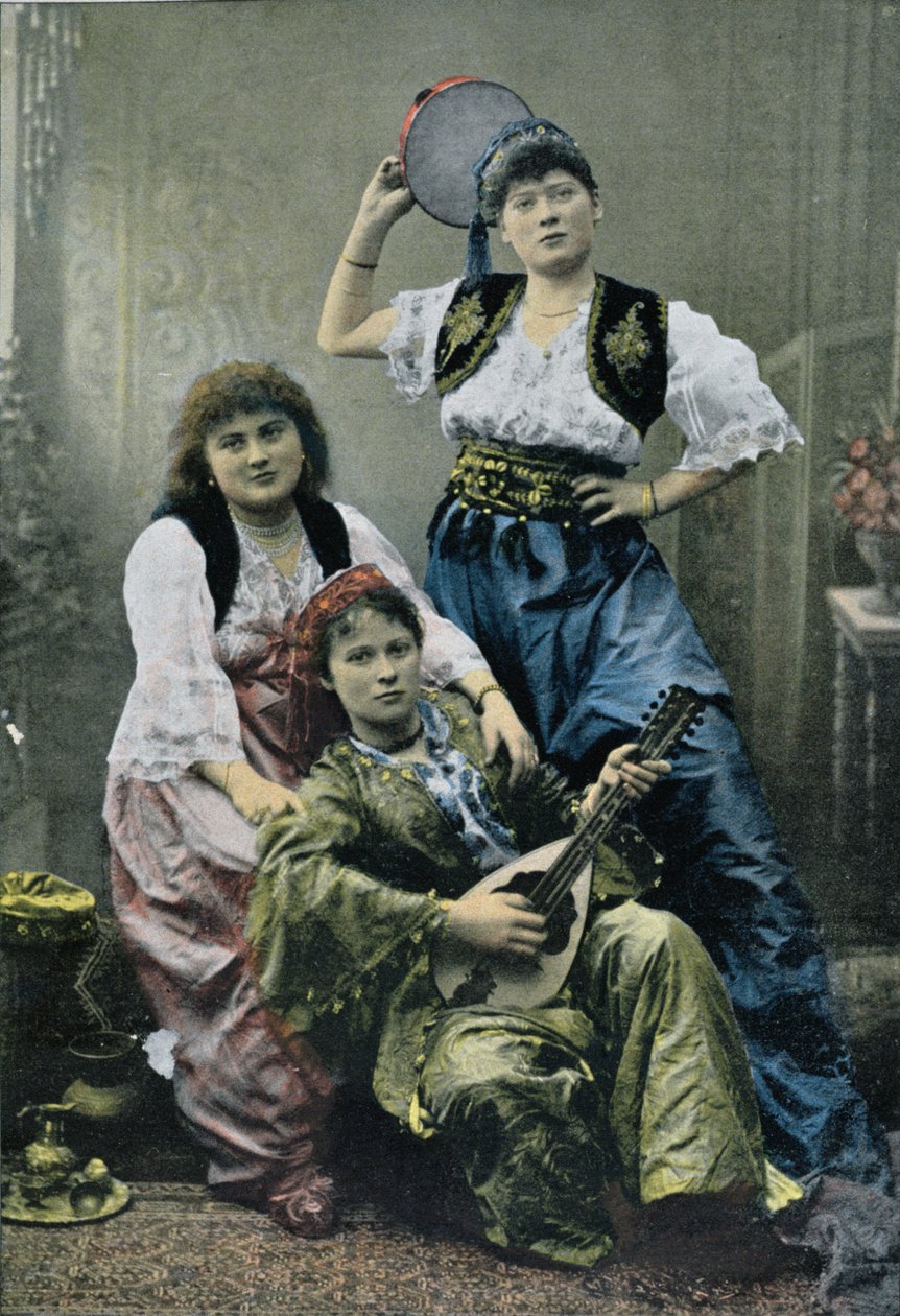 Haaremin naisia Konstantinopolissa, 1896 tekijältä French Photographer