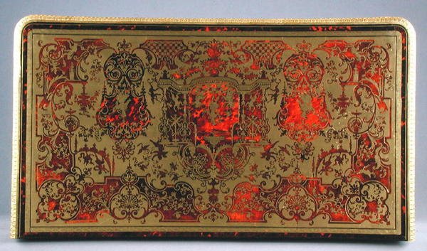 Louis XIV Boulle -kommodin yläosa, n. 1700 (kilpikonnankuori, messinki ja ormolu) (katso myös 220159) tekijältä French School
