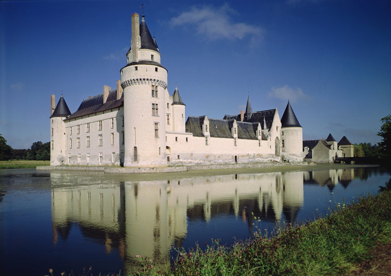 Näkymä linnalle sekä Chateau du Plessis-Bourren etelä- ja itäjulkisivuille, rakennettiin 1468-73 tekijältä French School
