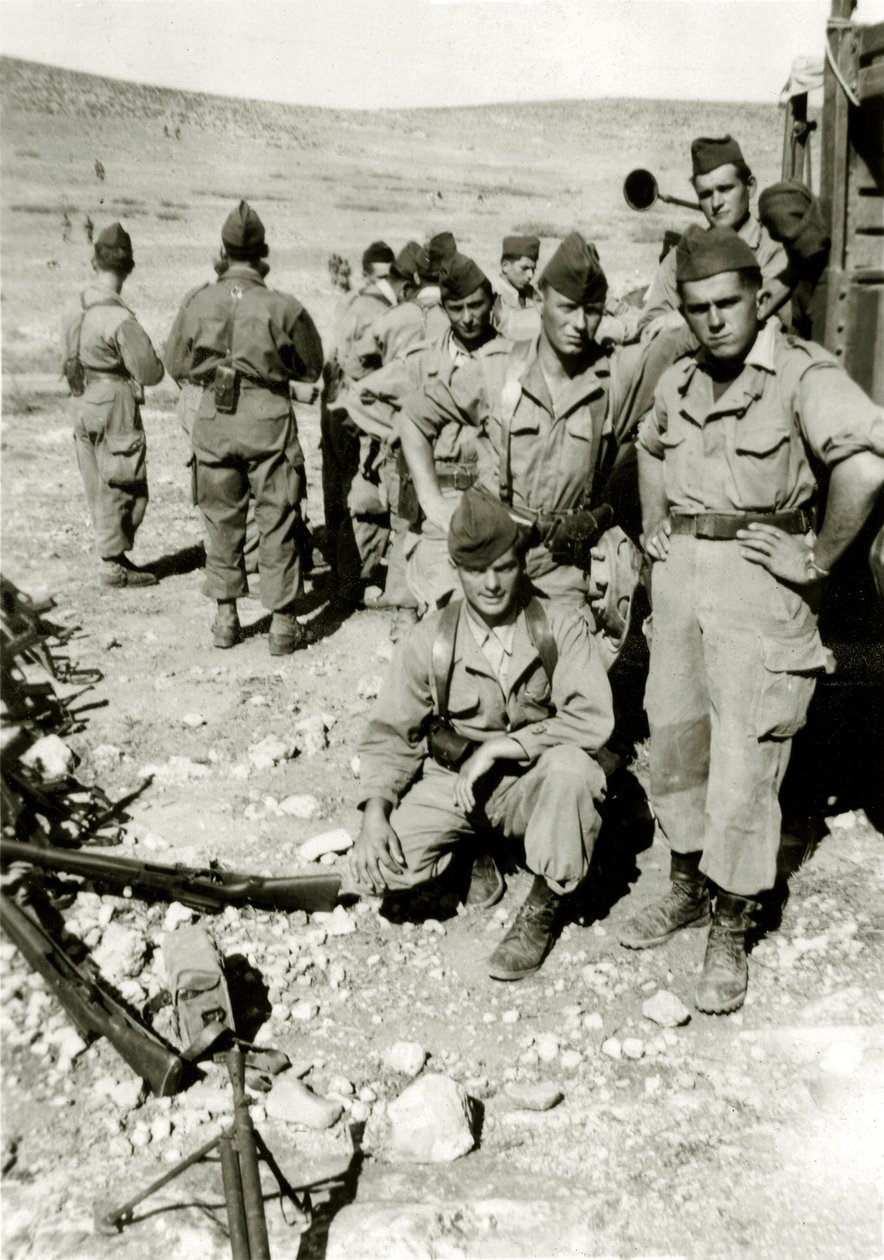 Algerian sota: nuoret ranskalaiset sotilaat Jebelissä noin 1960 tekijältä French Photographer