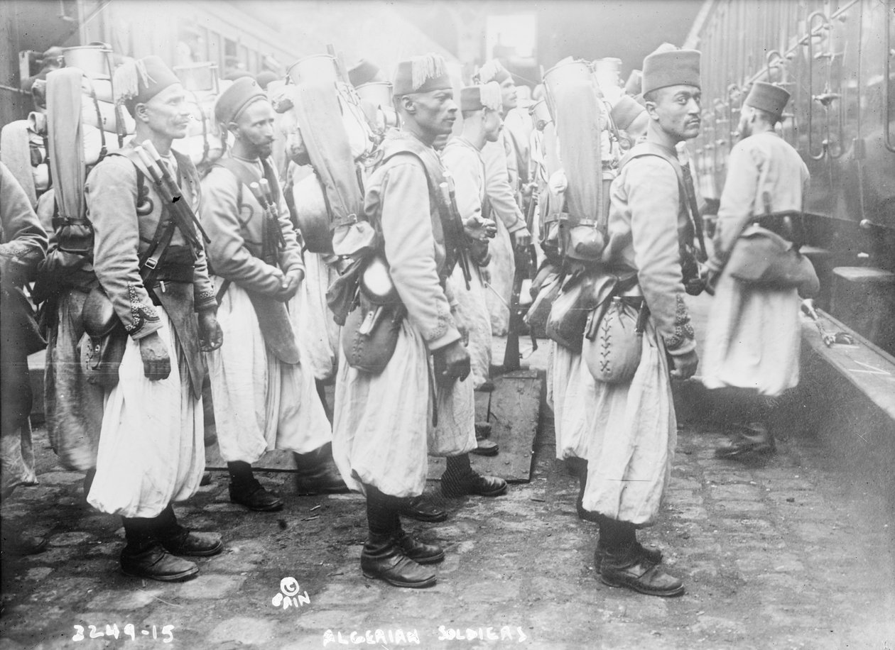 Algerian sotilaat, 1914-15 tekijältä French Photographer