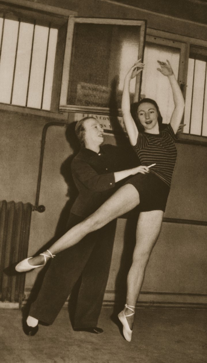 Bronislava Nijinska Rosella Hightowerin kanssa, Grand Ballet de Monte-Carlosta, 1949 (syväpaino) tekijältä French Photographer