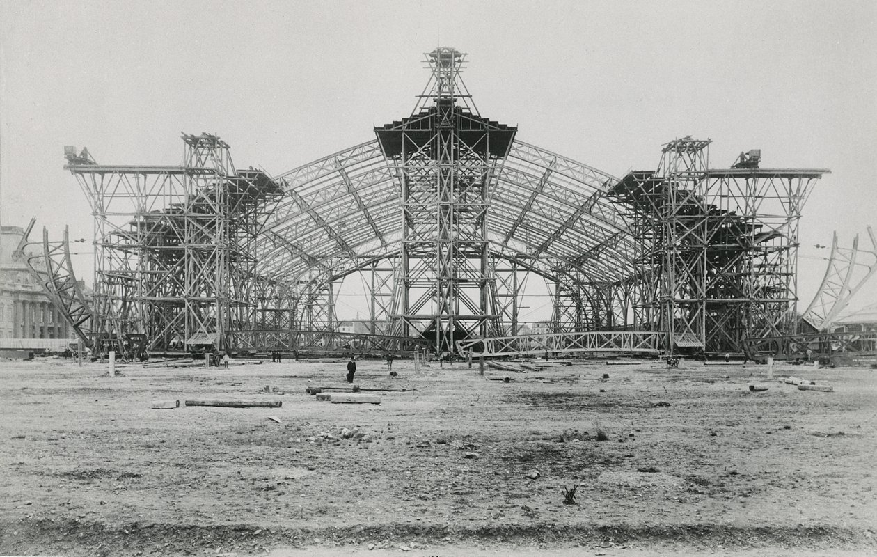 Galerie des Machinesin rakentaminen Exposition Universelle -tapahtumaa varten 1889 tekijältä French Photographer