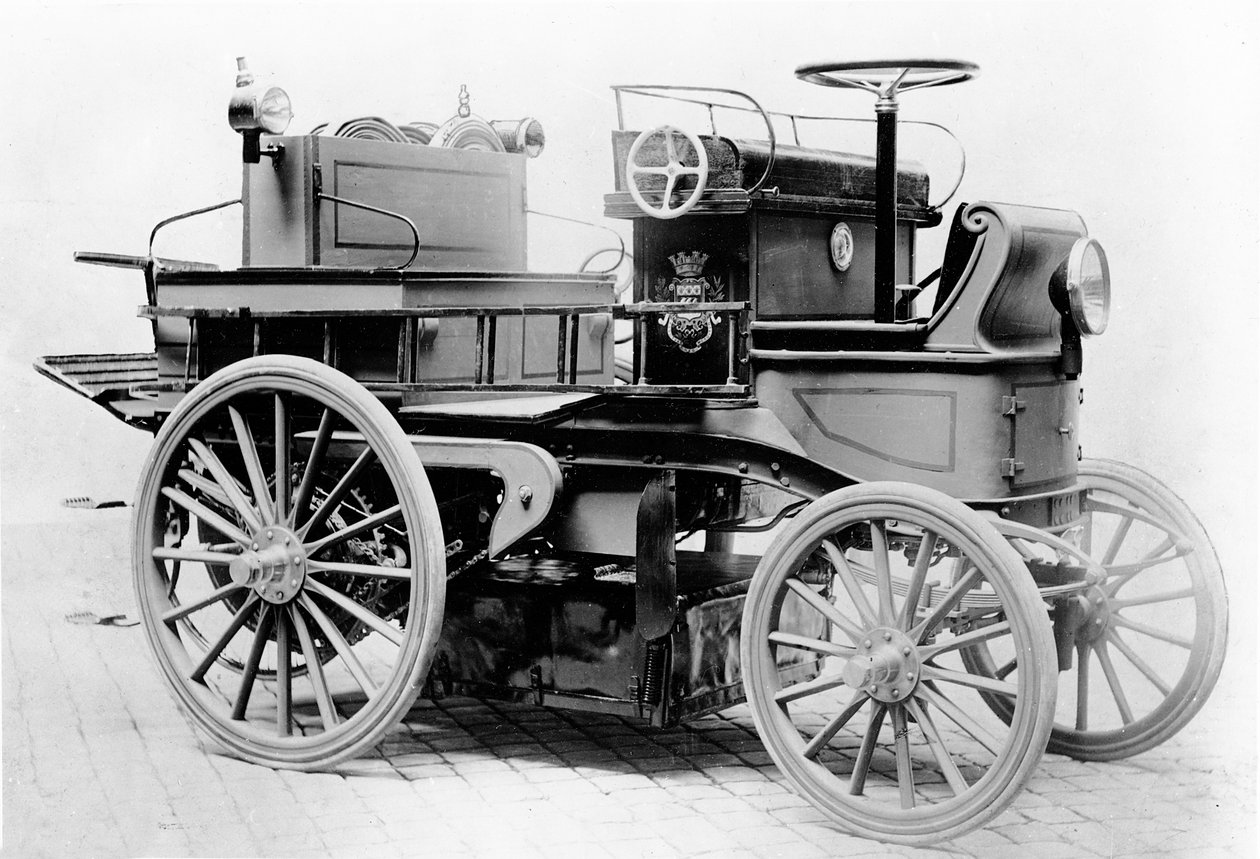 Sähköauto Pariisin palokunnalle, 1899 tekijältä French Photographer
