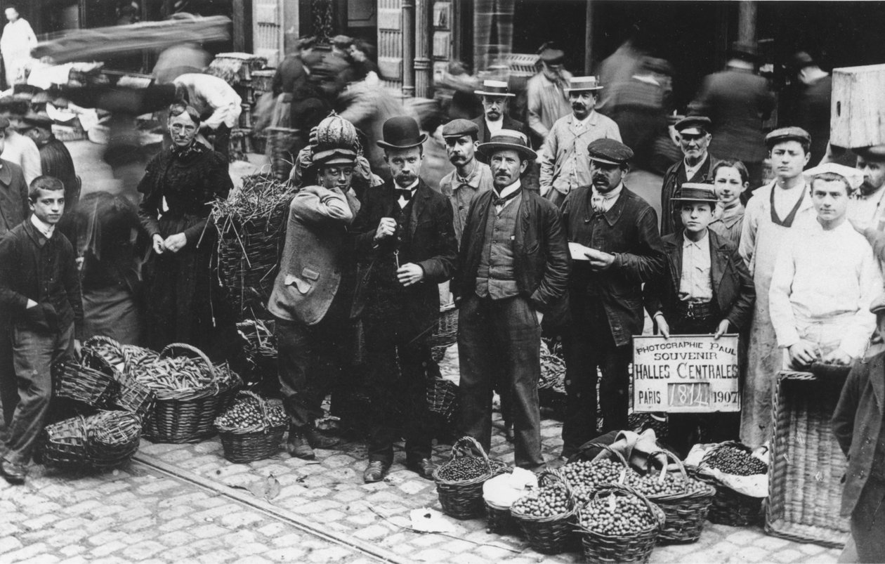 Les Hallesin markkinoiden puutarhurit, Pariisi, 1907 tekijältä French Photographer