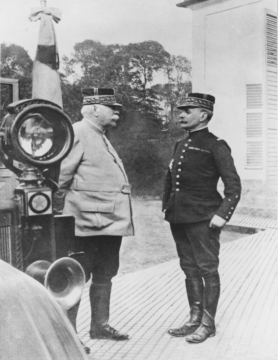 Kenraali Joffre ja kenraali Foch, 1914 tekijältä French Photographer
