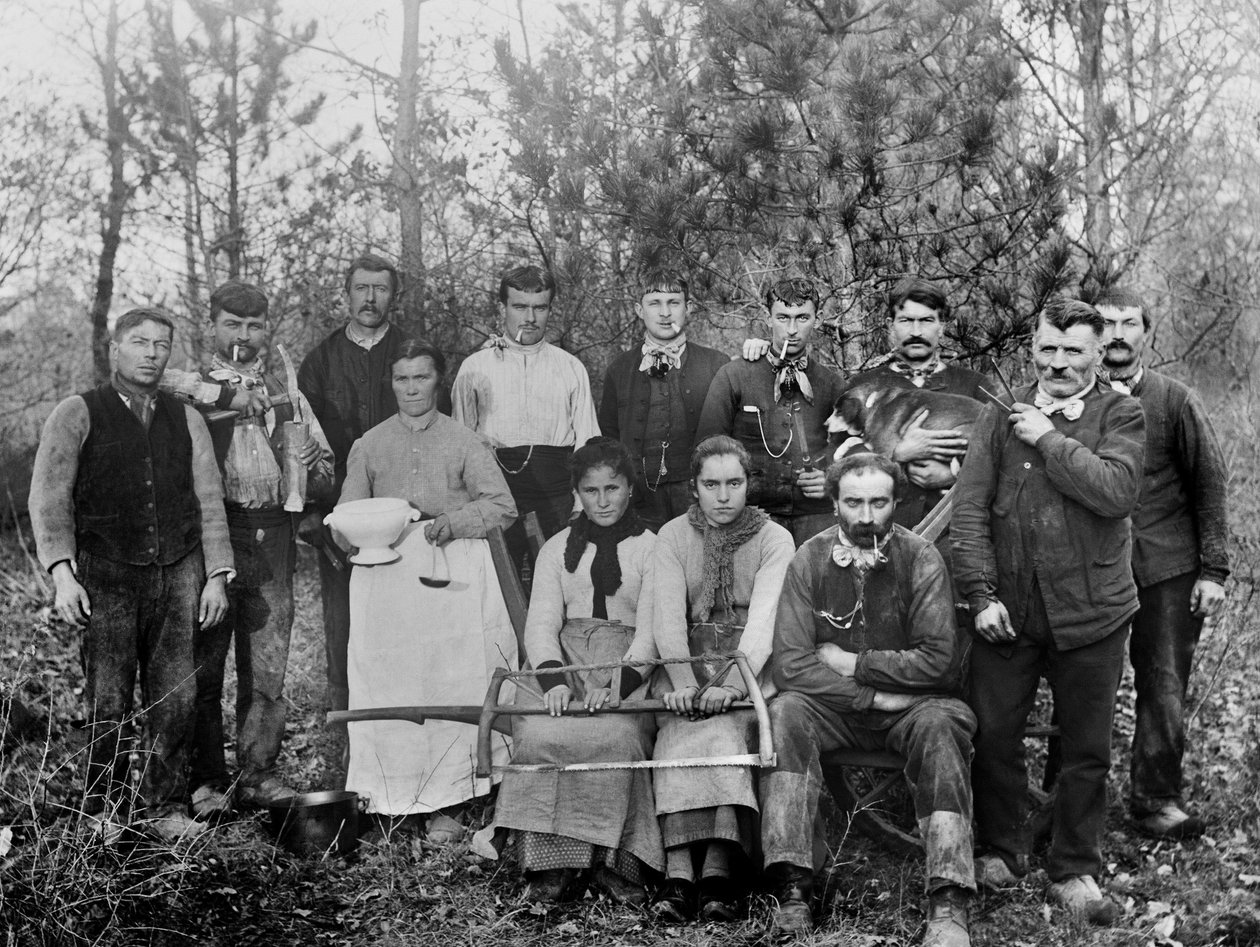 Hakkuuleiri perheineen, Chaumontin alue, Haute Marne, noin 1880. Ducos Collection. tekijältä French Photographer