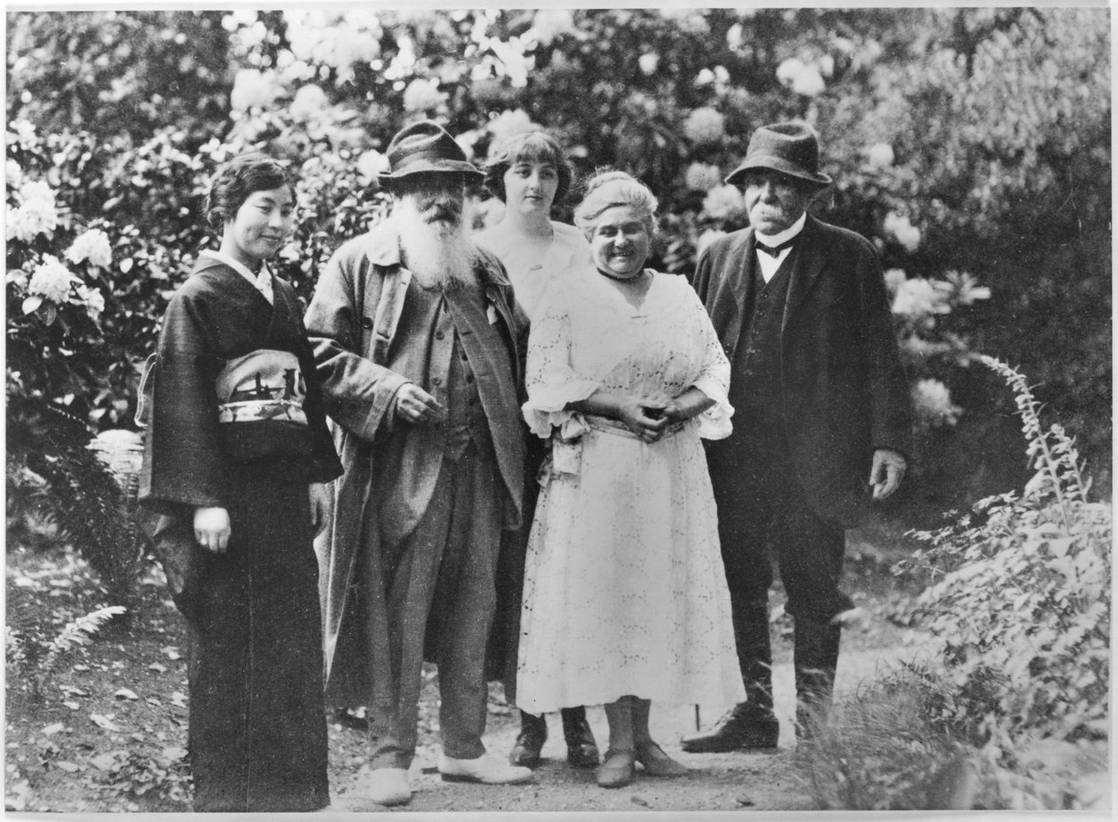 Madame Kuroki, Claude Monet (1840-1926), Alice Butler (1894-1949), Blanche Hoschede-Monet ja Georges Clemenceau (1841-1929) Givernyn puutarhassa tekijältä French Photographer
