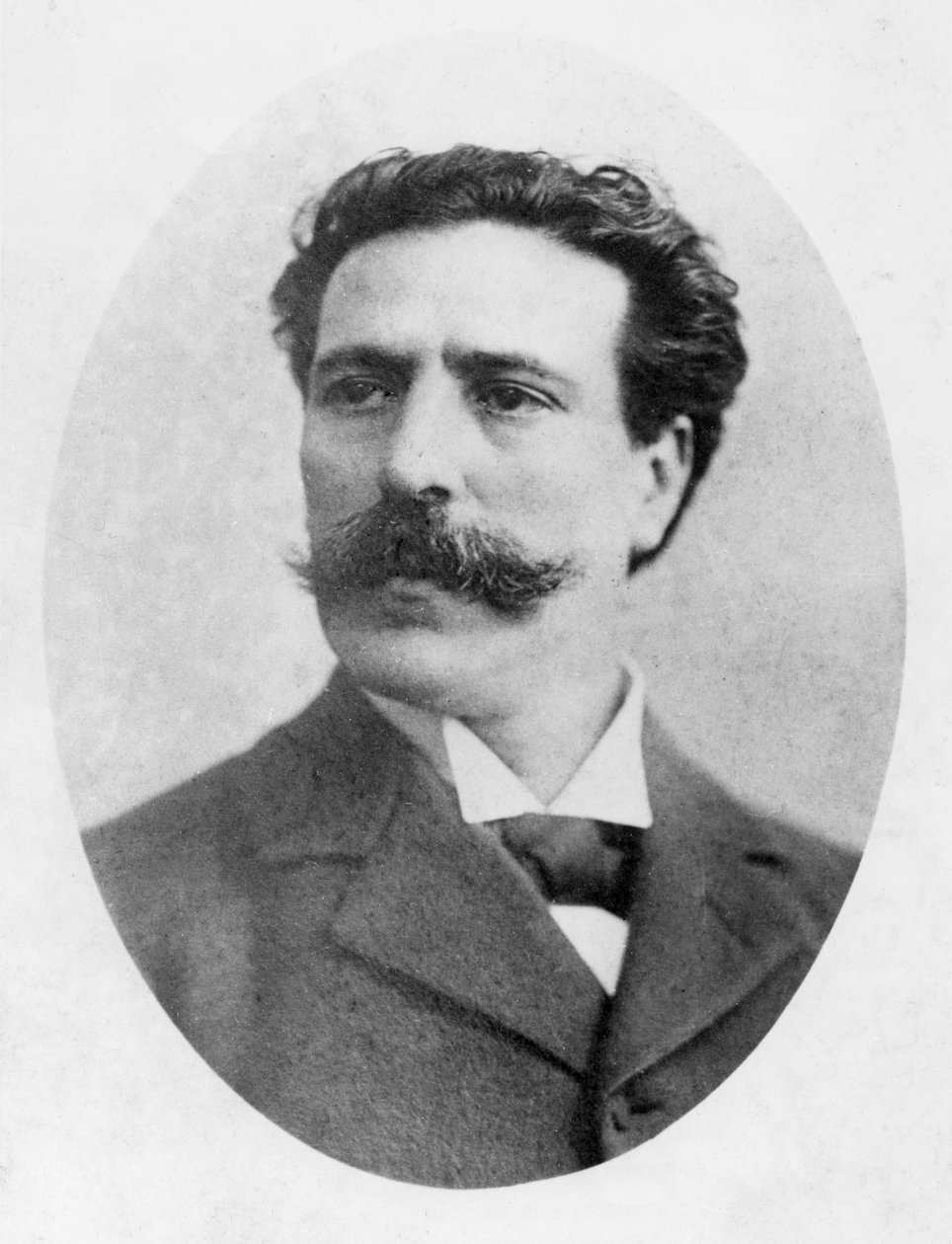 Eduardo Acevedo Diazin muotokuva, n. 1900 tekijältä French Photographer