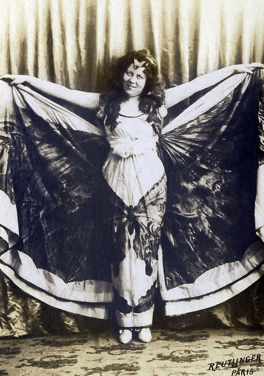 Muotokuva Loie Fullerista (1862-1928), yhdysvaltalainen koomikko, laulaja ja tanssija. tekijältä French Photographer