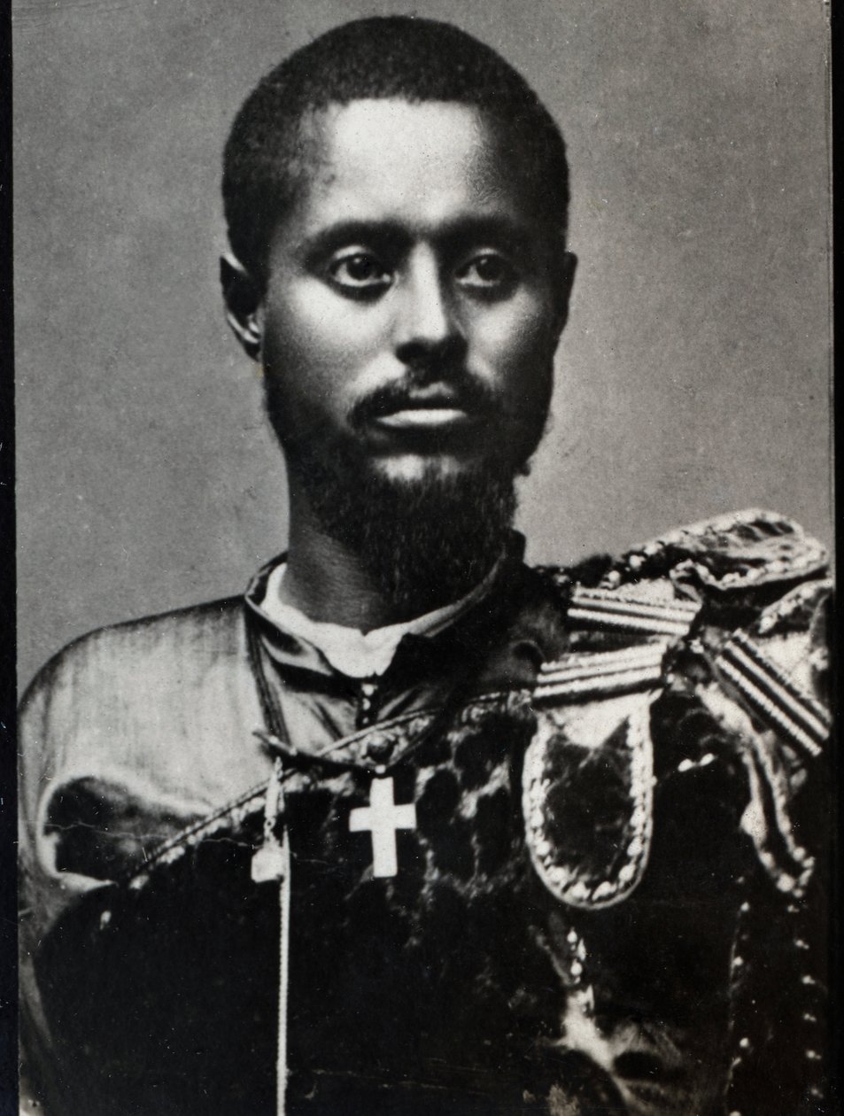 Muotokuva Ras Makosesta (1852-1906), kenraalista ja Hararin maakunnan kuvernööristä Etiopiassa. tekijältä French Photographer