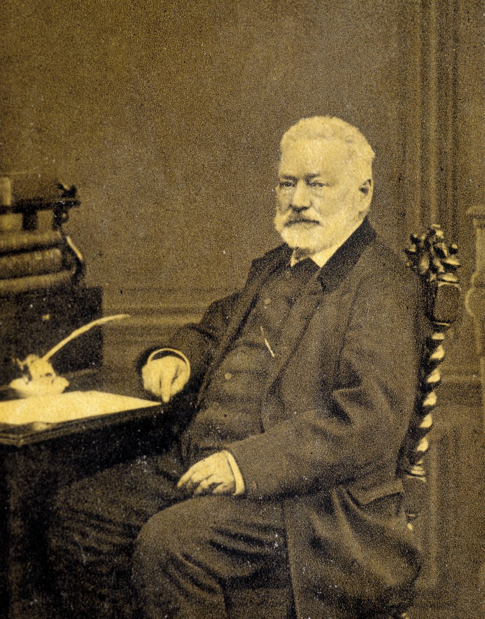 Victor Hugon muotokuva vuonna 1872. tekijältä French Photographer