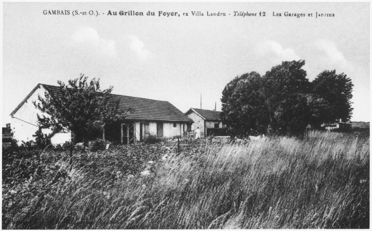 Postikortti, joka kuvaa Henri Desire Landrun (1869-1922) taloa Gambaisissa tekijältä French Photographer