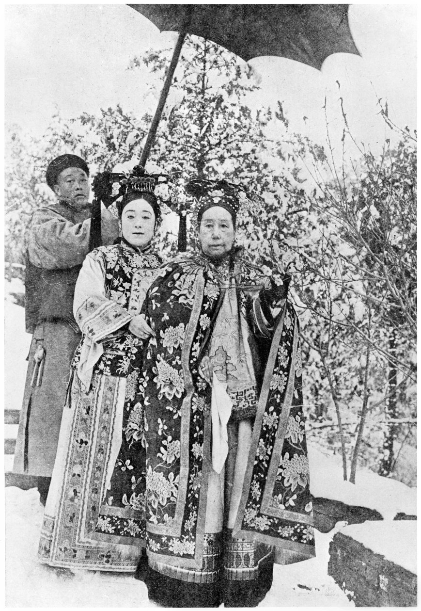 Tzu Hsi (1835-1908) Kiinan keisarinna, n. 1903 tekijältä French Photographer