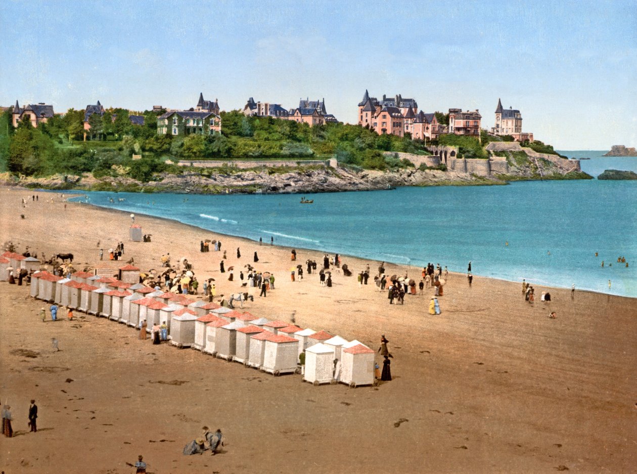 Näkymä Pointe de la Malouinen Plage de lEcluseltä, Dinard, 1890-1900 tekijältä French Photographer