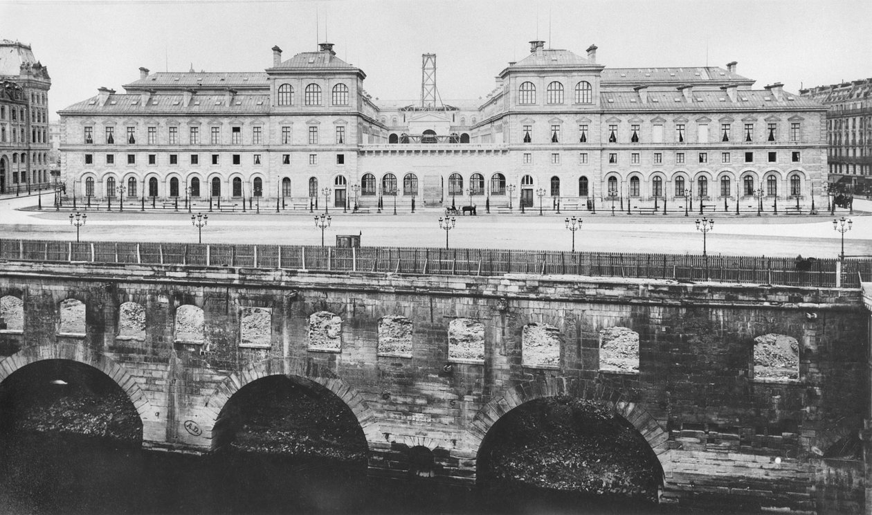 Näkymä Hotel-Dieusta sen rakennusaikana, Pariisissa, vuoden 1867 jälkeen tekijältä French Photographer