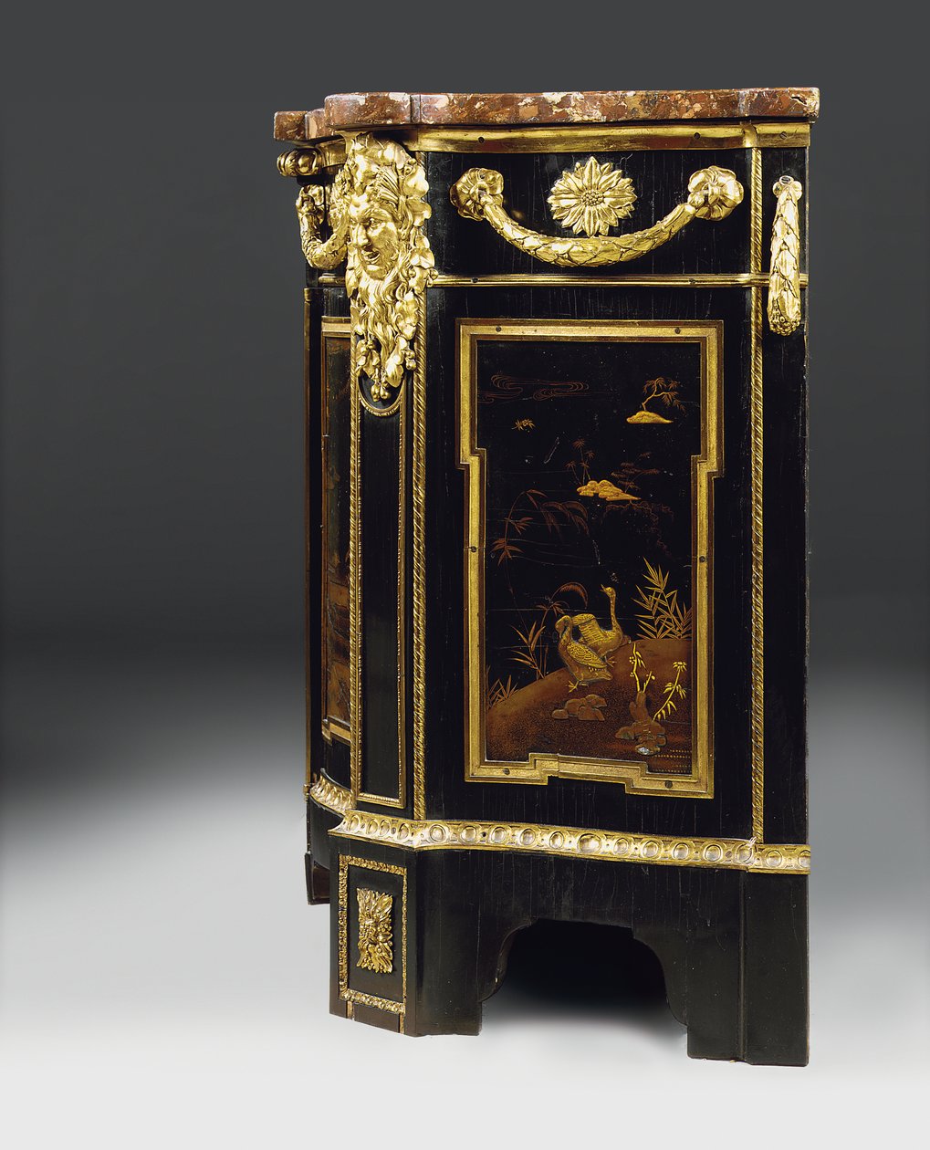 Myöhäinen Ludvig XV:n lipasto, n. 1763-70 tekijältä French School