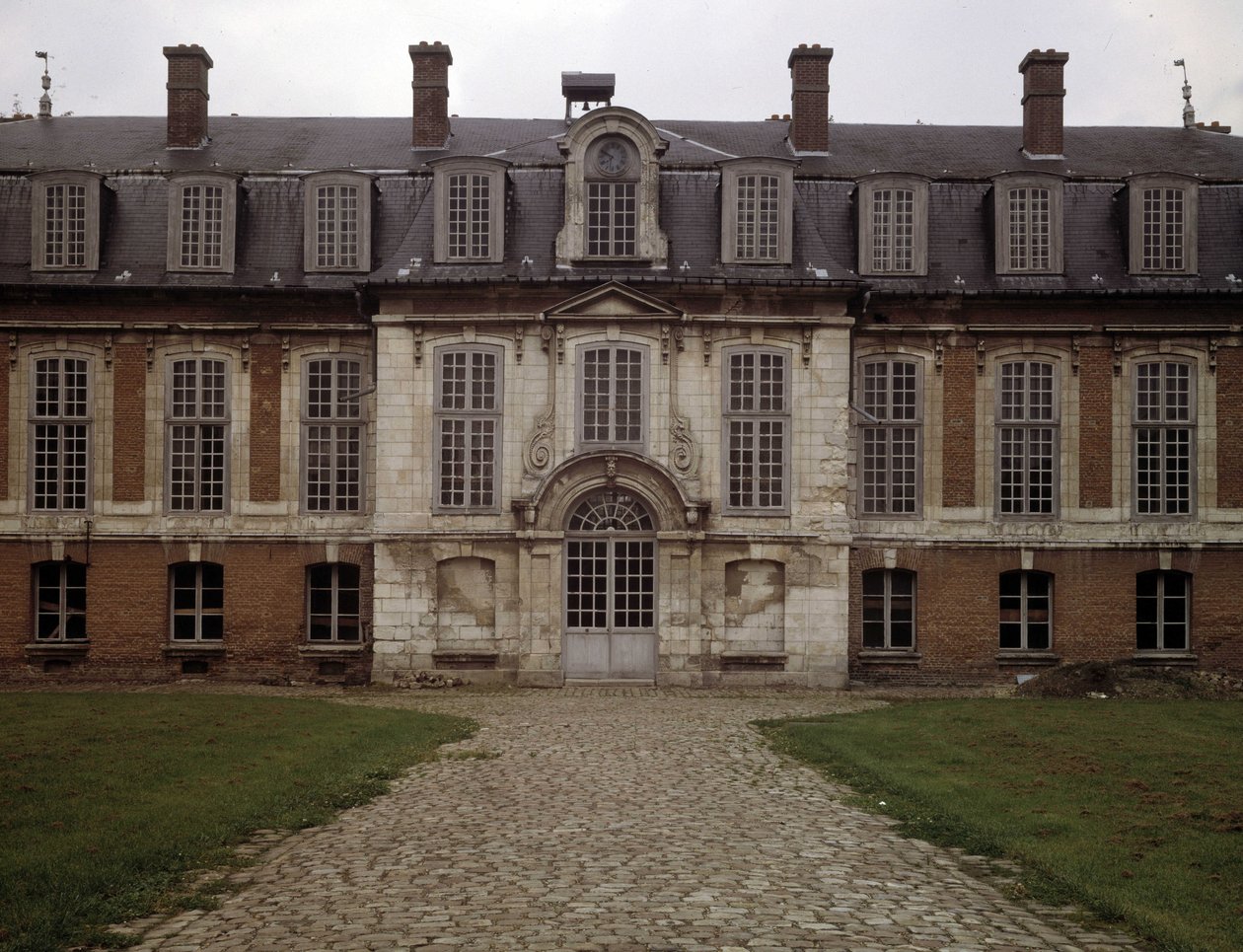 Barokkiarkkitehtuuri: Hotel des Ramsin julkisivu (1600-luku), Abbeville, Somme (80). tekijältä French School