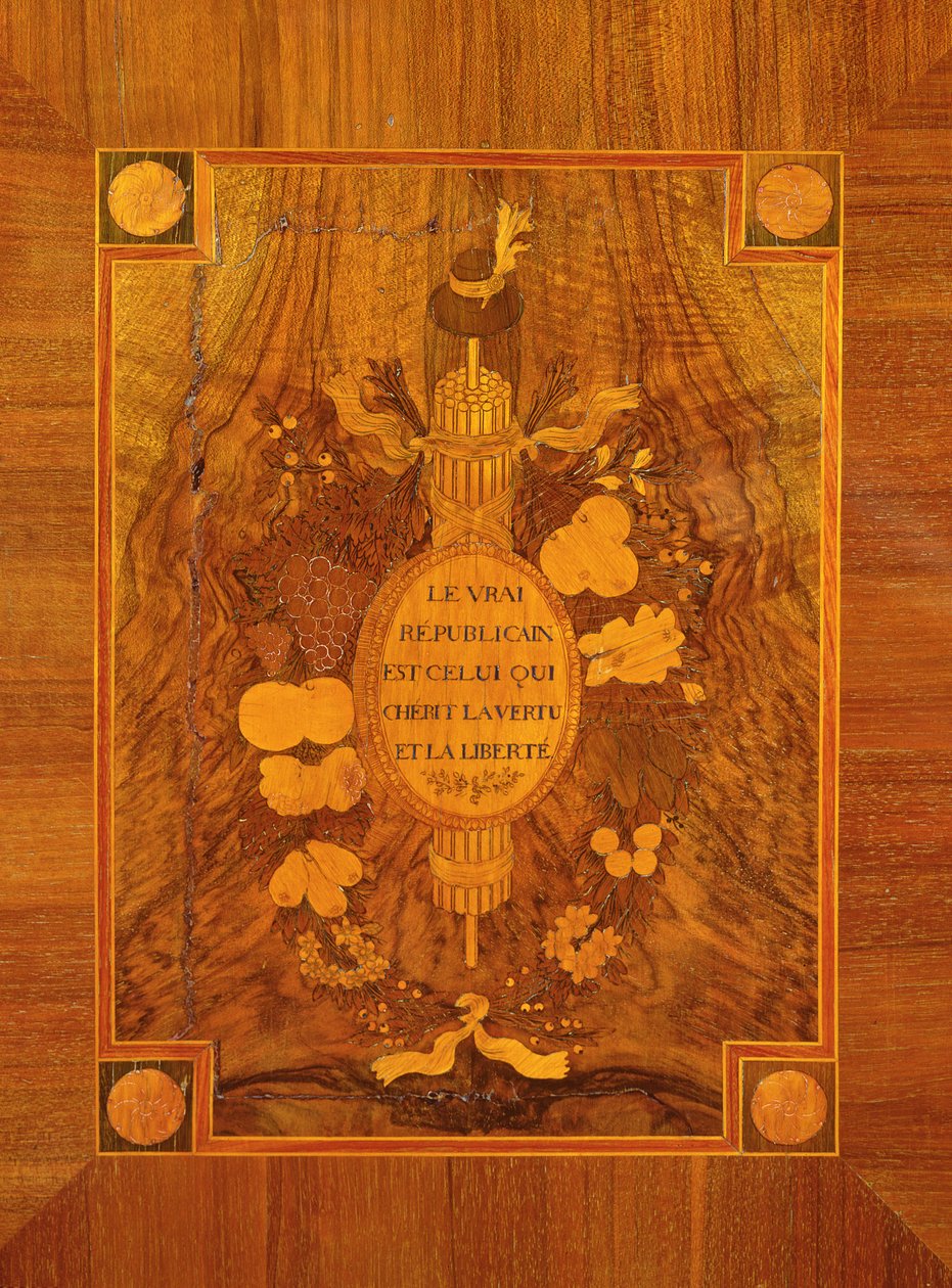 Buffet-kaappi vallankumouksellisella muotoilulla, upotekoristeinen yksityiskohta republikaanien tunnuksella ja motto (marquetry) tekijältä French School