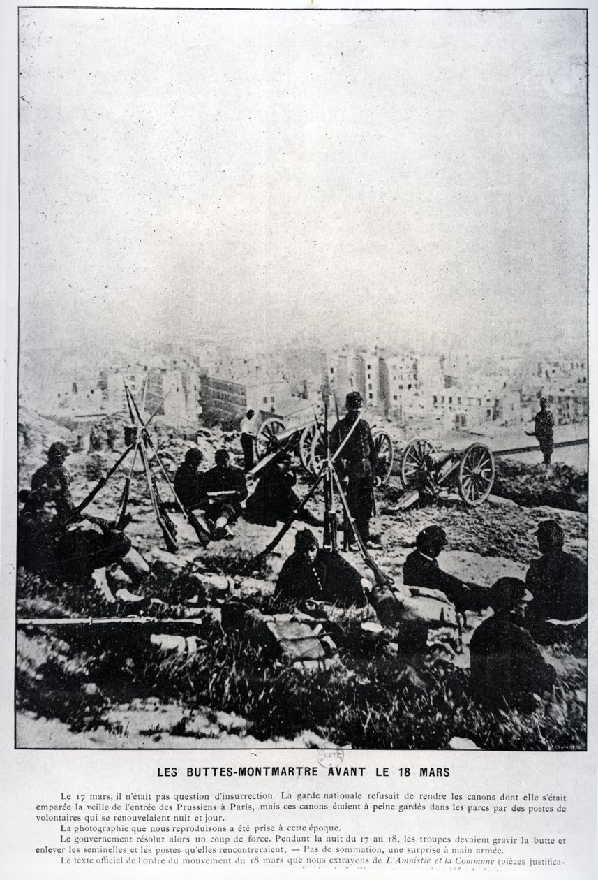 Tykkejä Buttes-Montmartrella aattona 18. maaliskuuta 1871 (bw kuva) tekijältä French School