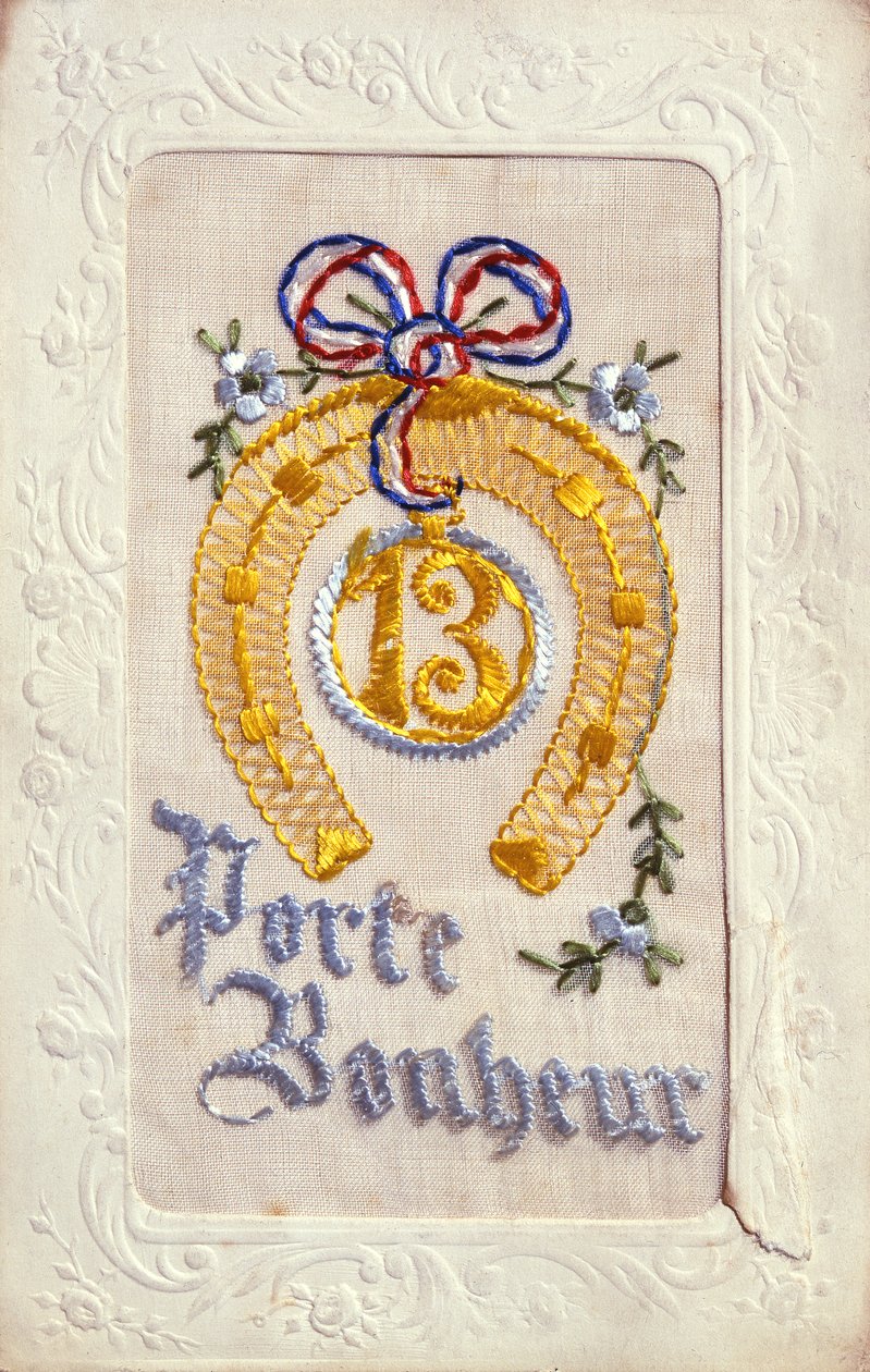 Brodeerattu postikortti, joka kuvaa Good Luck Charms, ennen 1914 (silkki ja kortti) tekijältä French School