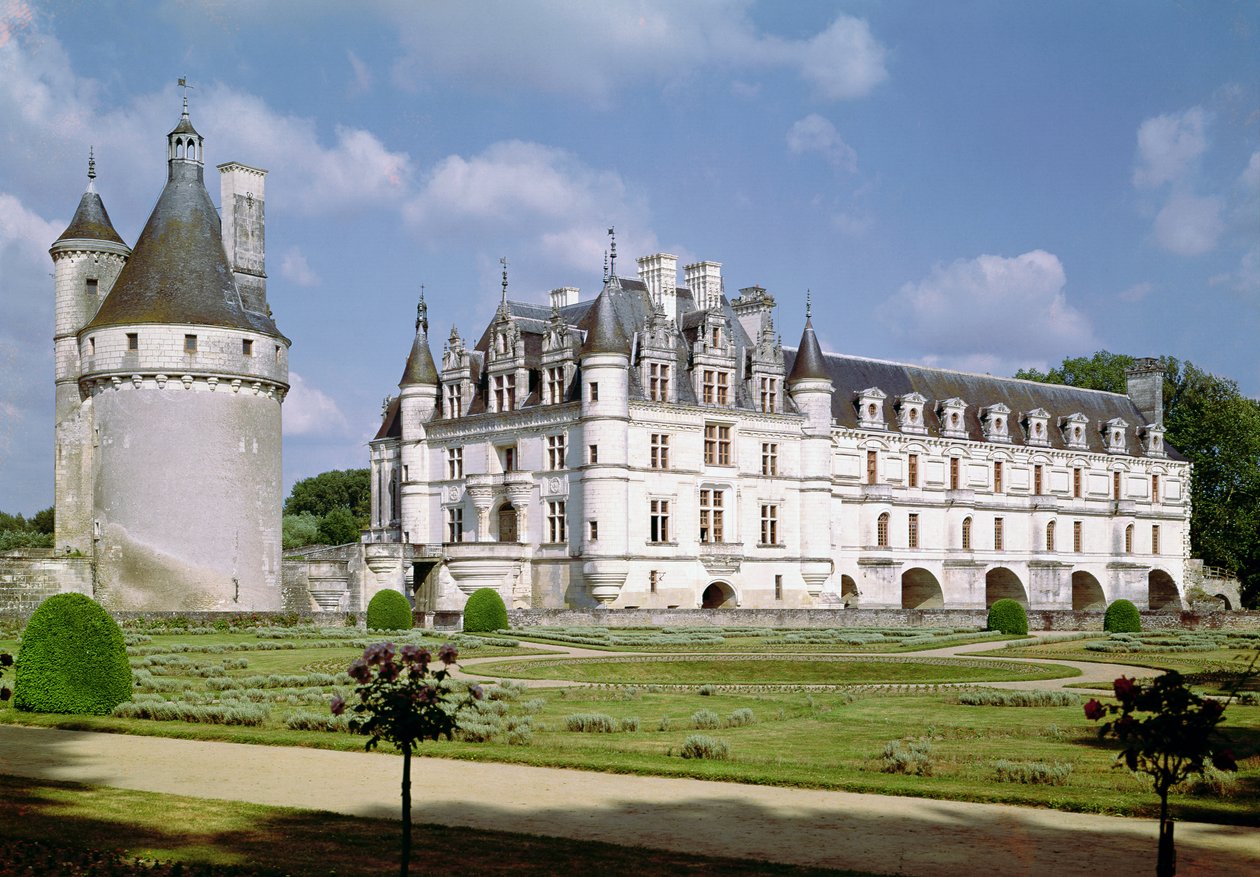 Ulkonäkymä Donjonille, Chateau de Bohierille ja Grande Galerielle luoteesta tekijältä French School