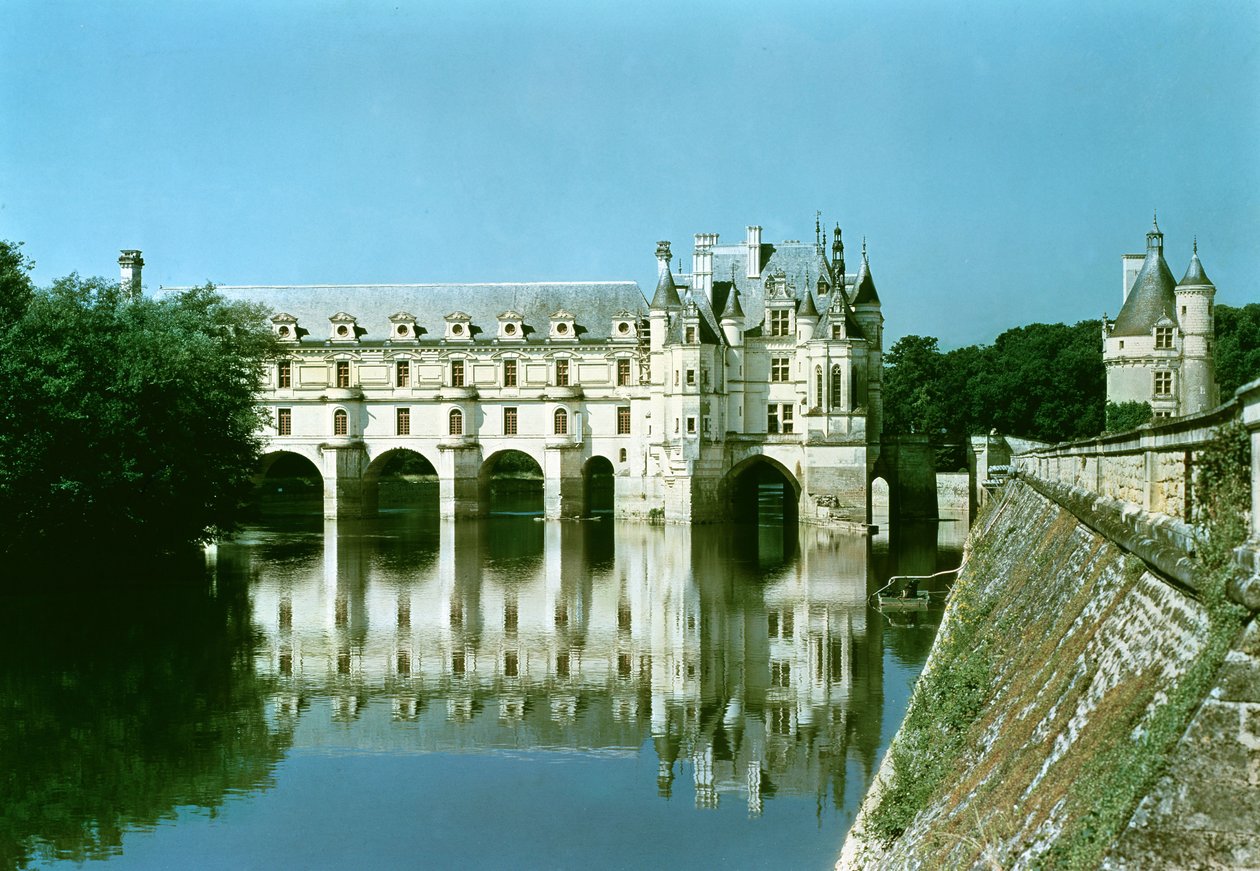 Ulkonäkymä Donjonille, Chateau de Bohierille ja Grande Galerielle idästä tekijältä French School