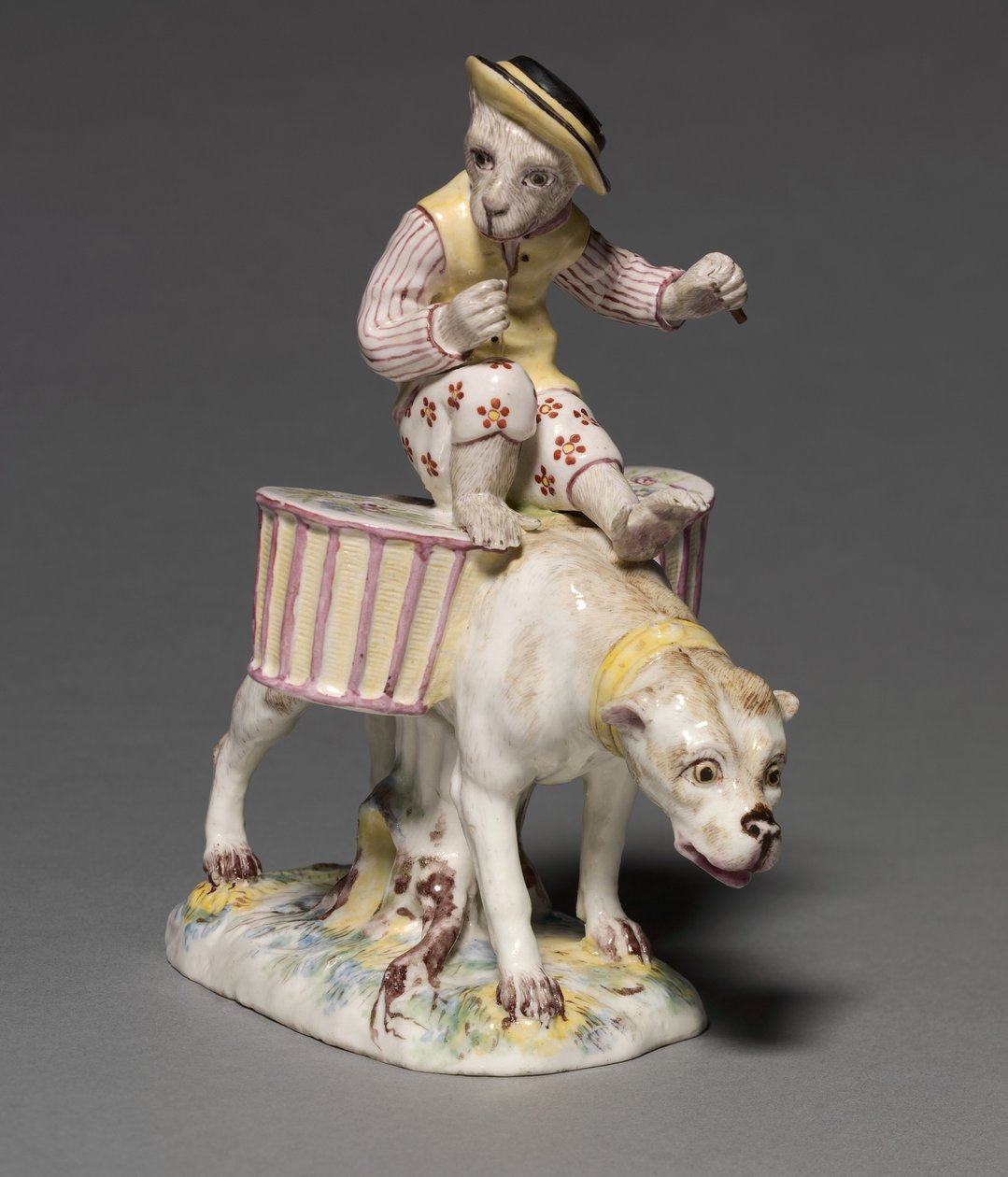 Apina koiran päällä, valmistaja Mennecy-Villeroy Factory, Ranska, n. 1760 tekijältä French School