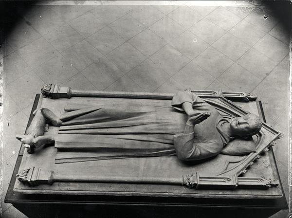 Louis de Francen (1243-60), pyhimyksen Louisin vanhimman pojan hautajaispatsas Royaumontin luostarista (haudan kipsi valettu Basilique Saint-Denis