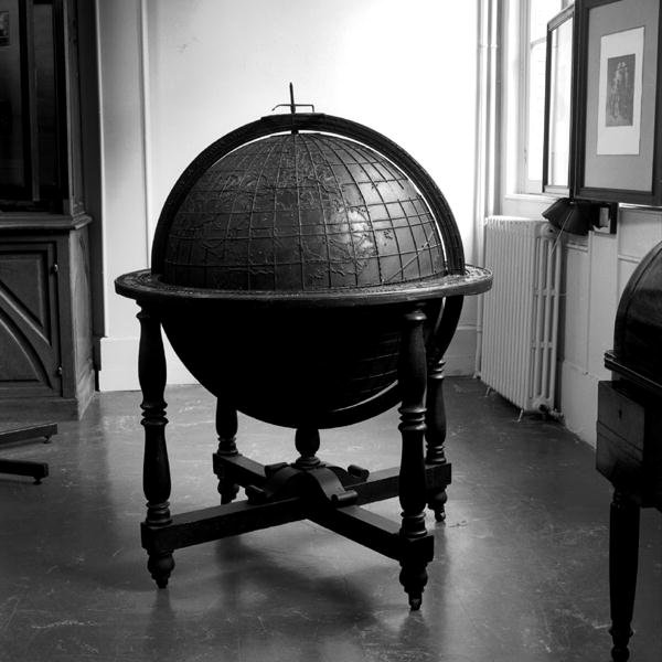 Great Globe for Teaching, tilasi vuonna 1833 Hesteterille Pariisin Nuorten sokeiden instituutin toimesta (pronssi) (mv-valokuva) (katso lisätietoja numerosta 163937) tekijältä French School