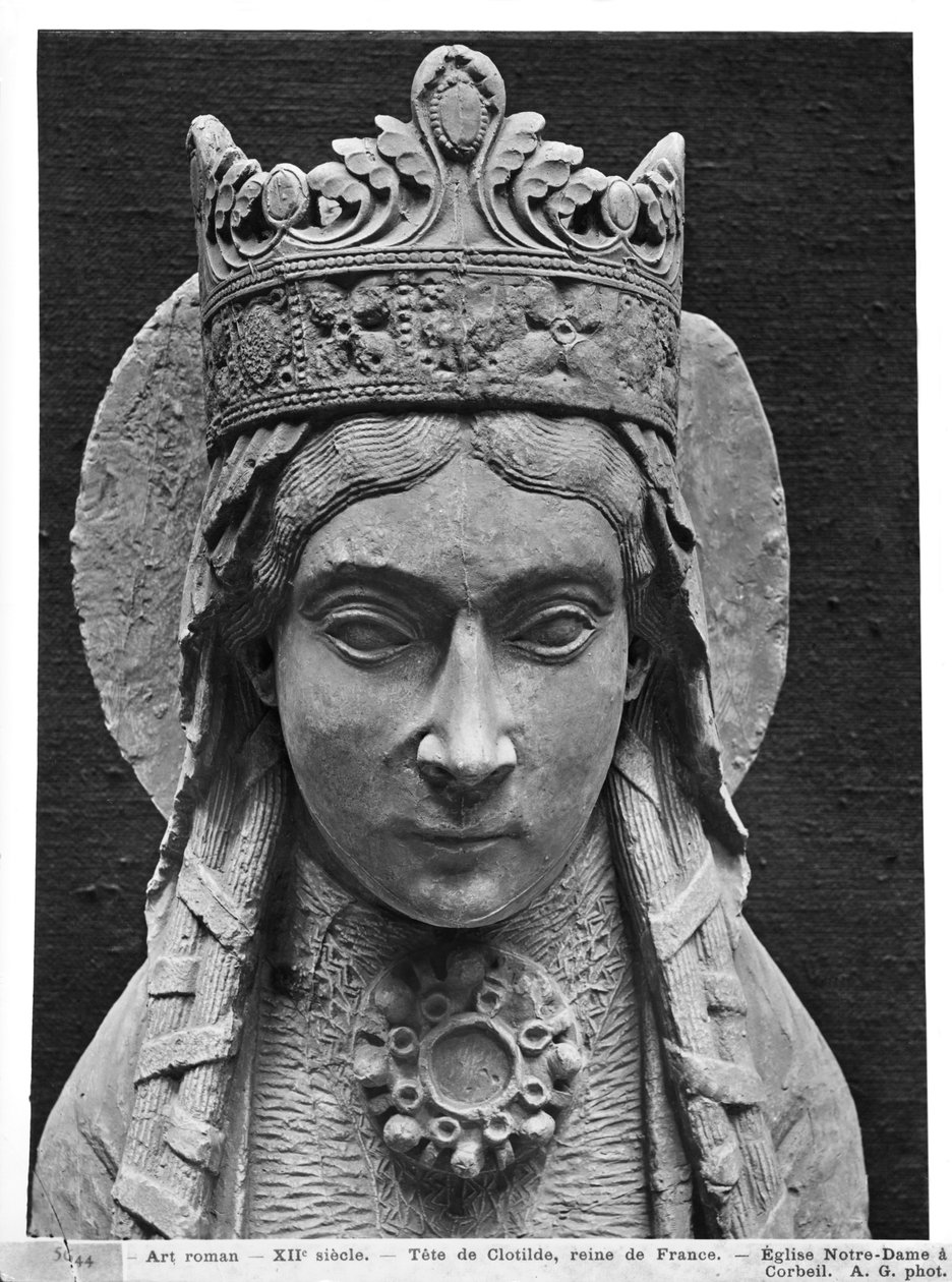 St. Clotildan johtaja, Corbeilin Notre-Dame-kirkosta (kipsi) (yksityiskohta) (katso myös 383111) tekijältä French School
