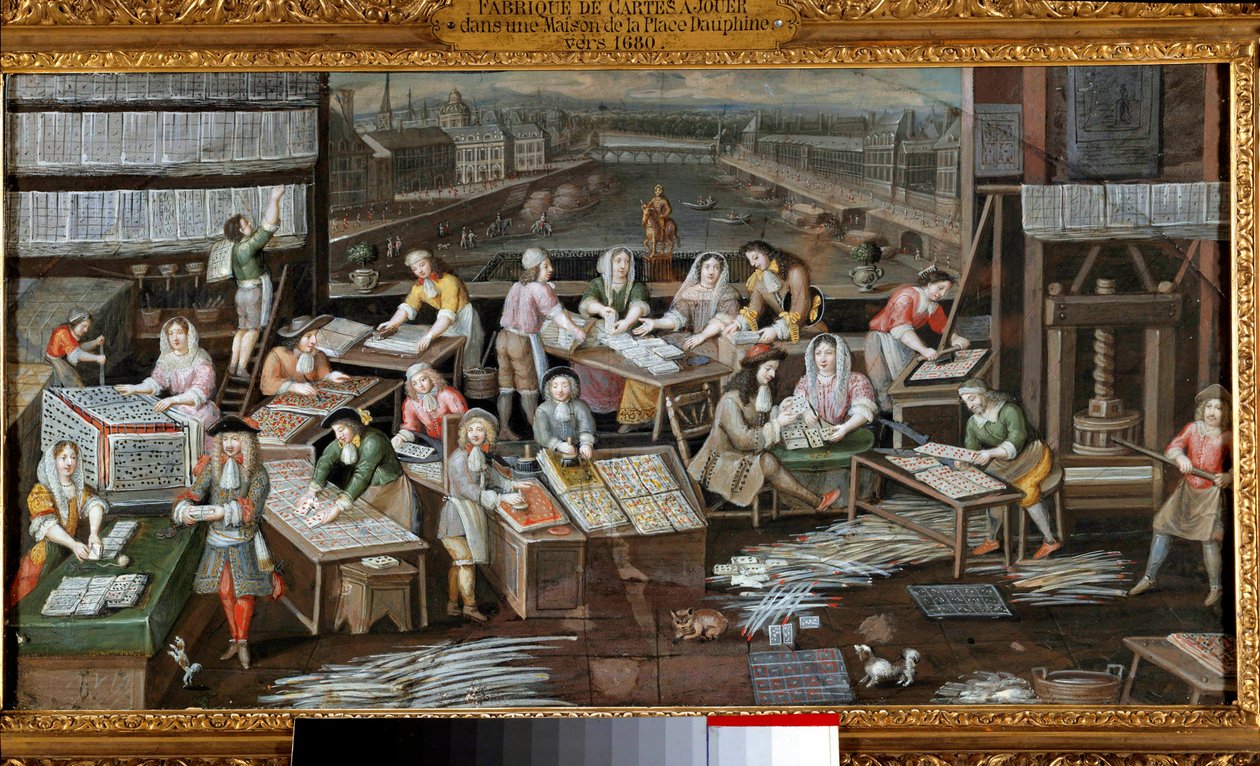 Pelikorttitehtaan sisällä Place Dauphine -talossa Pariisissa Korttien valmistuksen ja myynnin eri vaiheet kuvataan. Ranskalaisen koulun maalaus. 1680 Pariisin ympärillä, Musee Carnavalet tekijältä French School