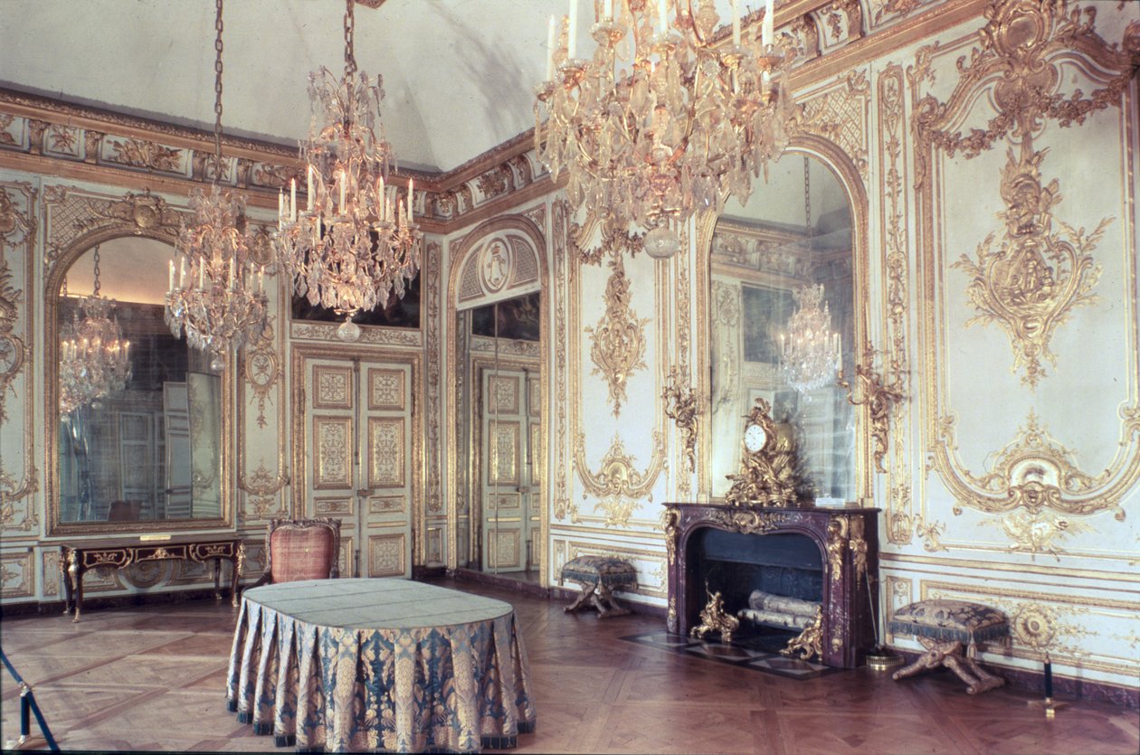 Valtuustosalin sisätilat 1701-55 tekijältä French School