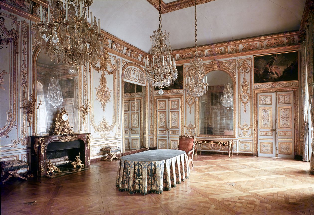 Valtuustosalin sisätilat 1701-55 tekijältä French School